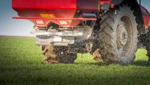 How We Determined Which Fertilizer Spreaders Are the Most Effective